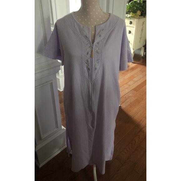 Vanity Fair Women's Robe Women Large Short Sleeve Embroidery 1/2 Zip Jersey Knit - Picture 1 of 9